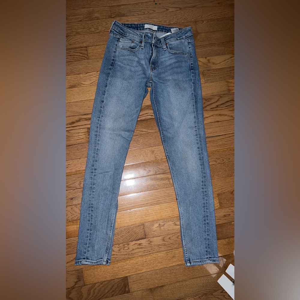 Levi’s altered 711 skinny jean